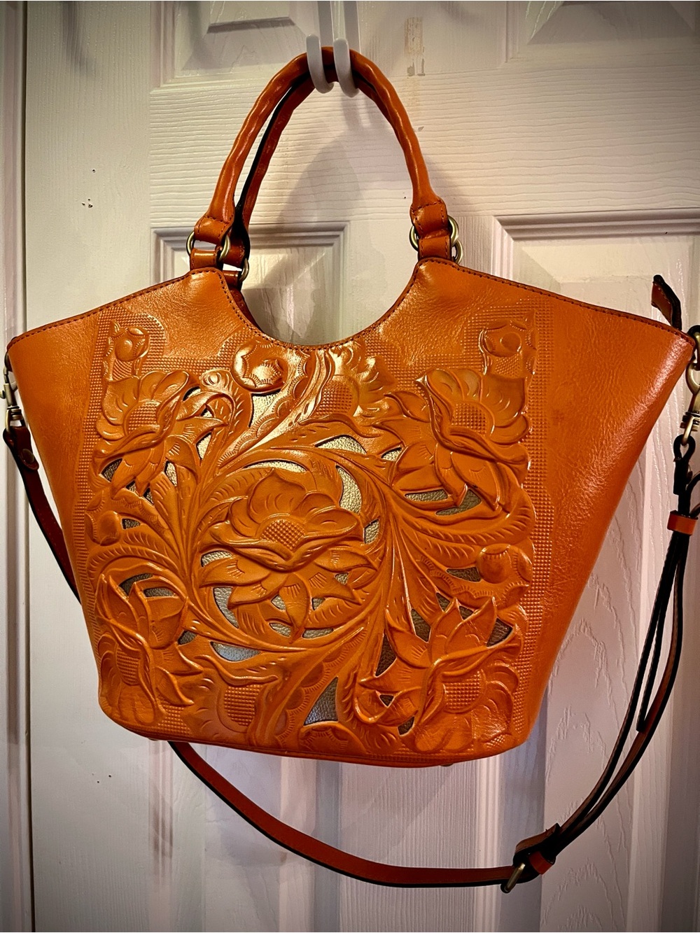 New with Tags~Patricia Nash Tan Floral Tooled Cutout Tote